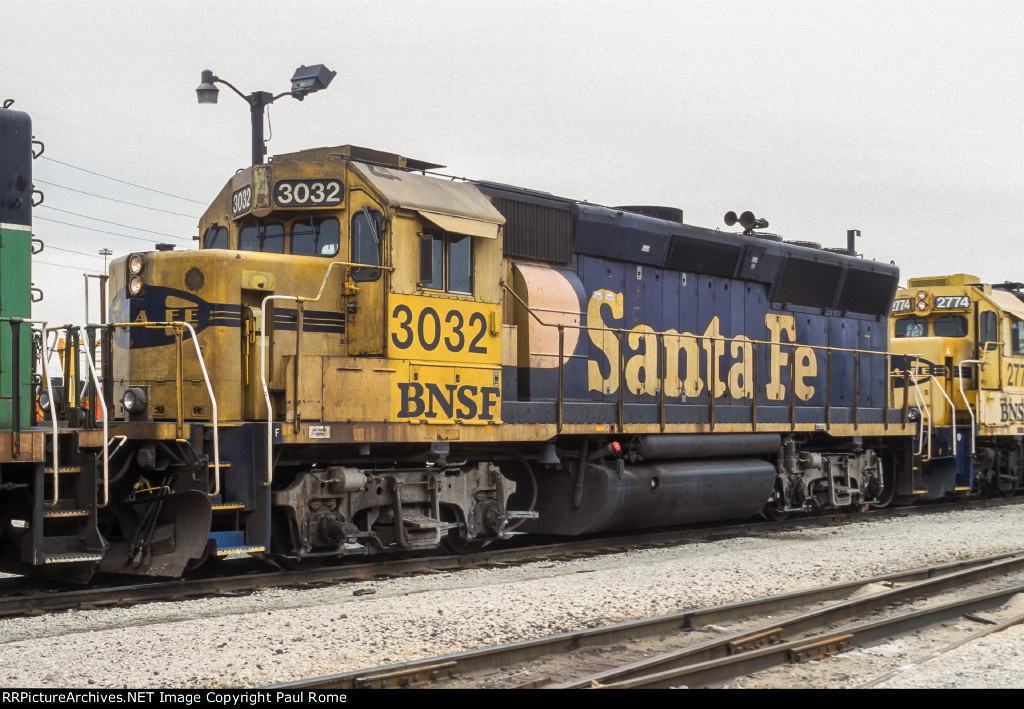 BNSF 3032, EMD GP40X at Santa Fe's Corwith Yard